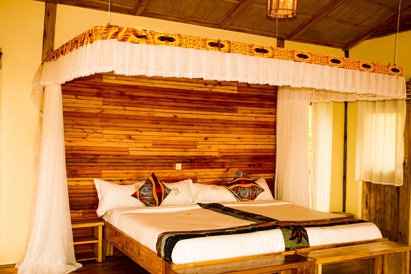Exclusive Banda Room at Nile Safari Lodge